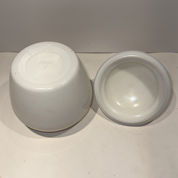 Vintage Avon Milk Glass with Lid Yellow Bird and Floral Design - Picture 5 of 6